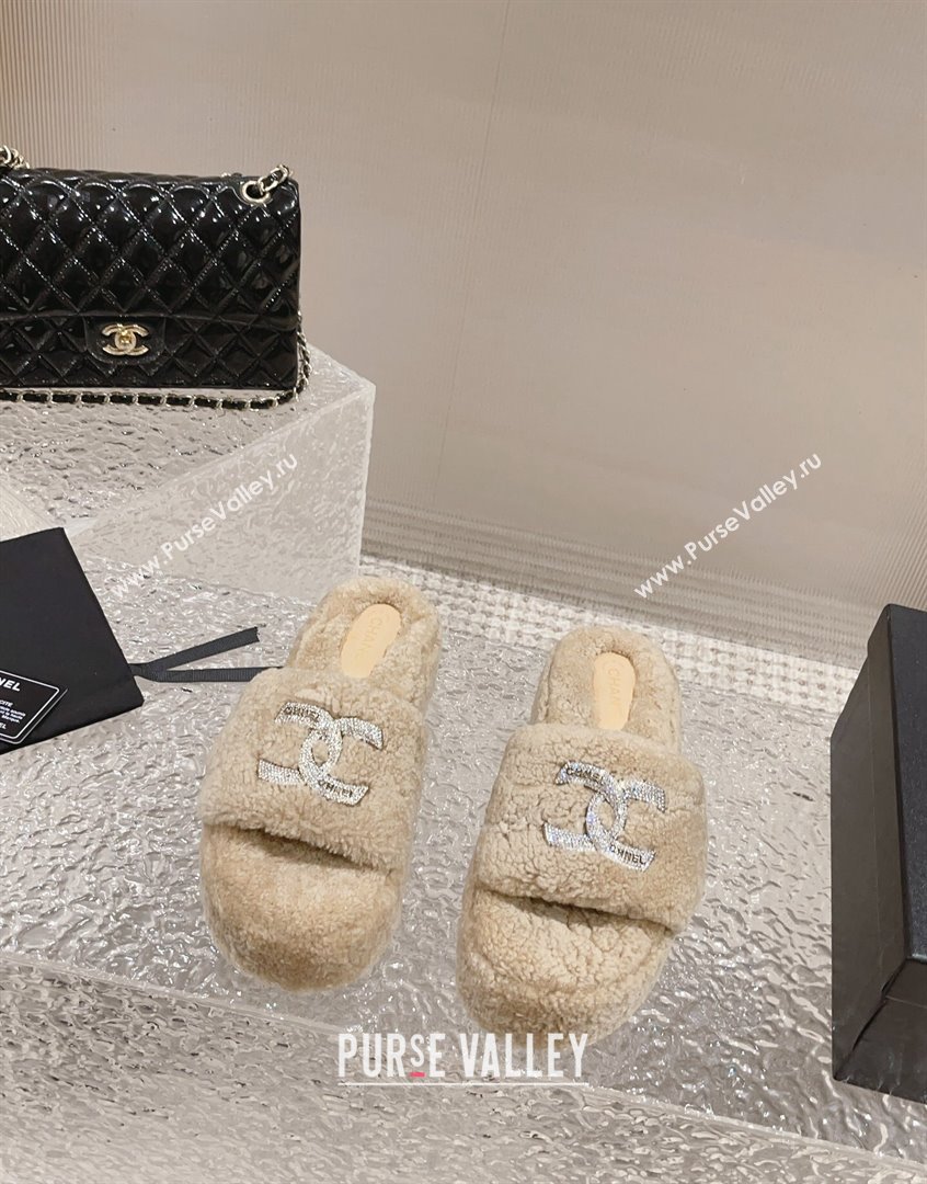 Chanel Shearling Wool Platform Slide Sandals with Crystal CC Beige 2023 CH091105 (MD-23091117)