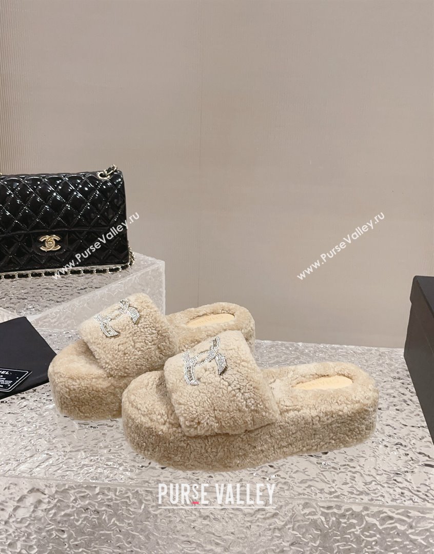 Chanel Shearling Wool Platform Slide Sandals with Crystal CC Beige 2023 CH091105 (MD-23091117)