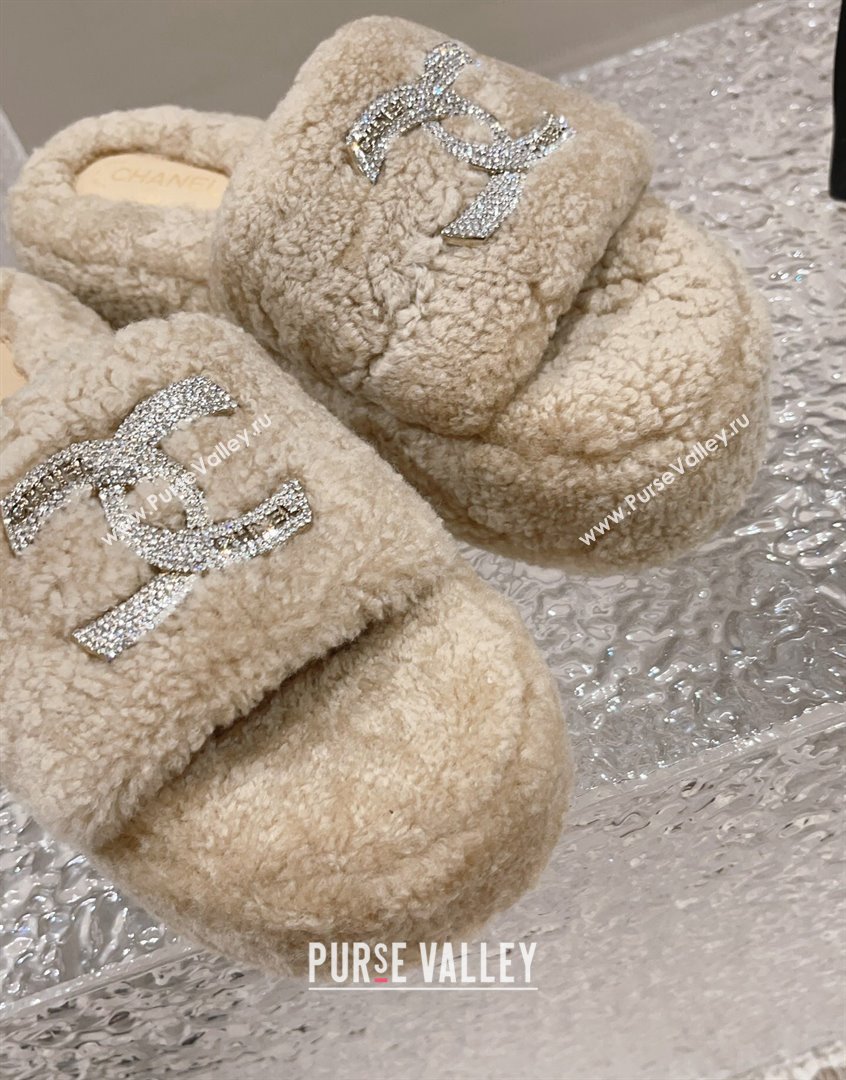 Chanel Shearling Wool Platform Slide Sandals with Crystal CC Beige 2023 CH091105 (MD-23091117)