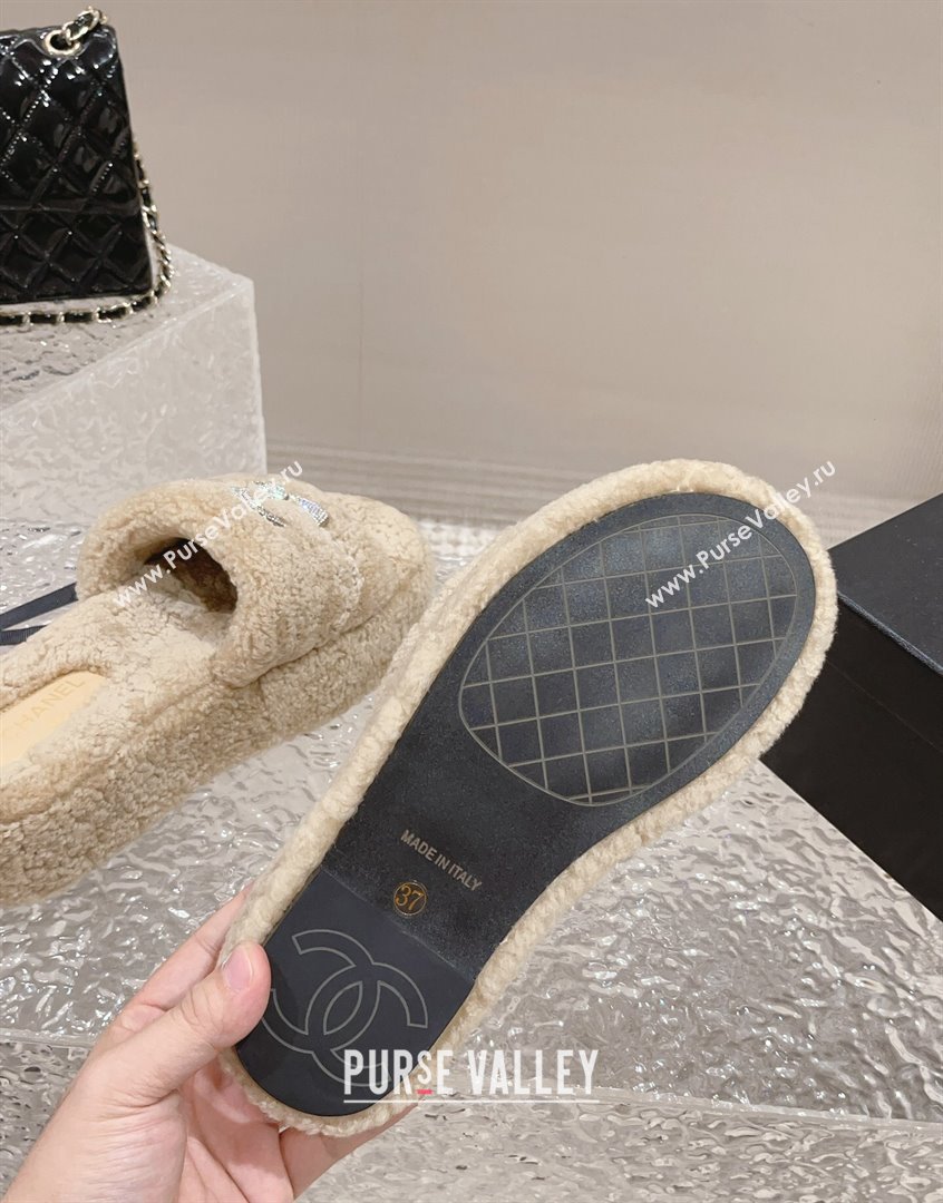 Chanel Shearling Wool Platform Slide Sandals with Crystal CC Beige 2023 CH091105 (MD-23091117)