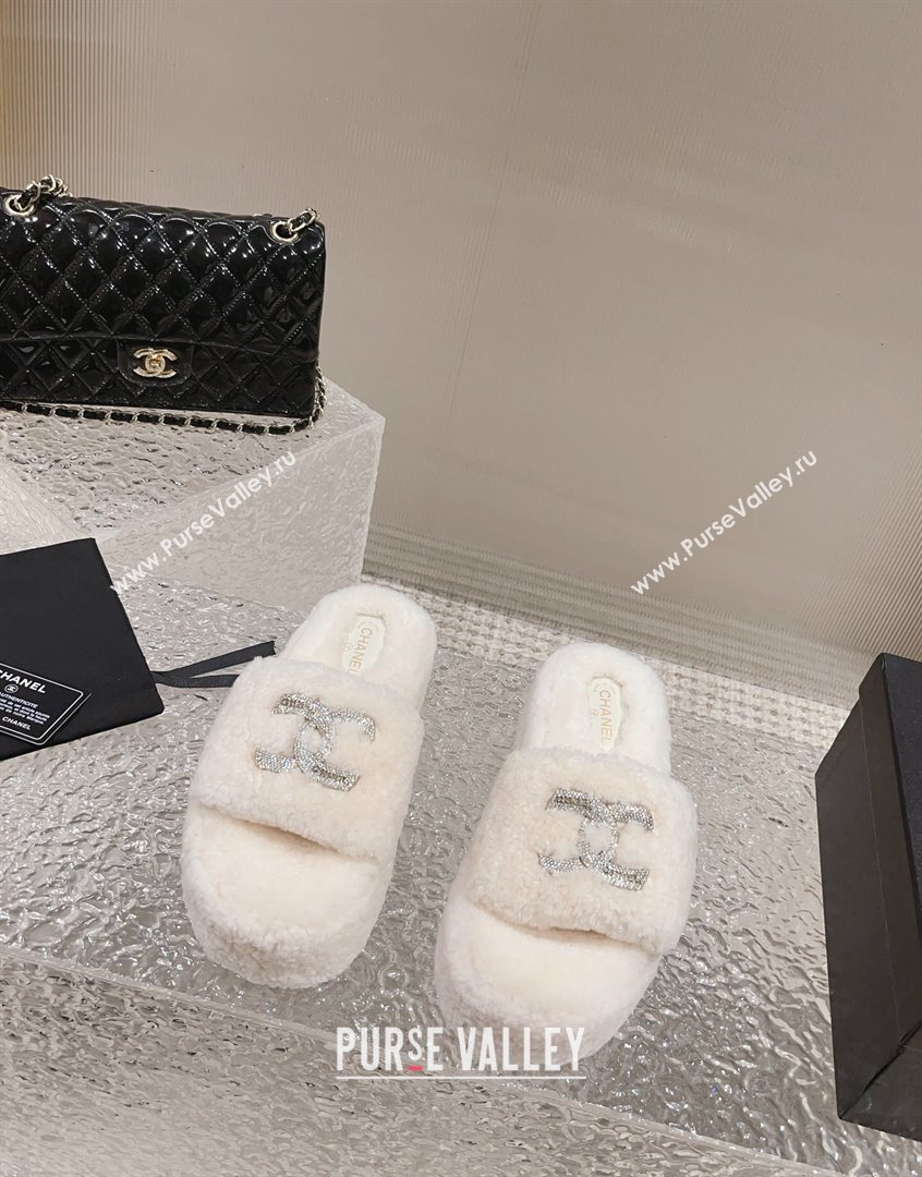 Chanel Shearling Wool Platform Slide Sandals with Crystal CC White 2023 CH091105 (MD-23091118)