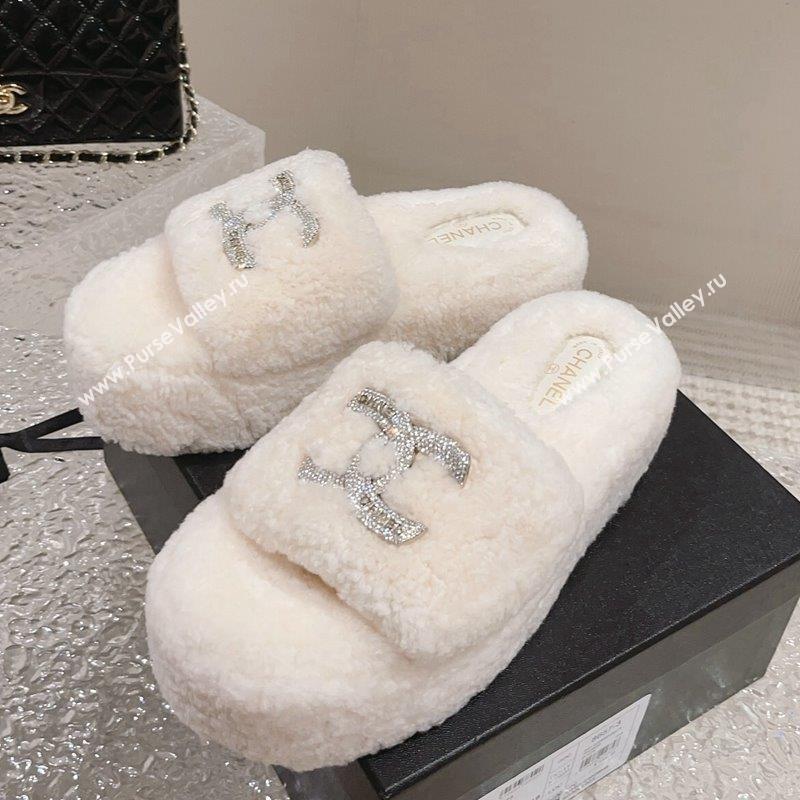 Chanel Shearling Wool Platform Slide Sandals with Crystal CC White 2023 CH091105 (MD-23091118)