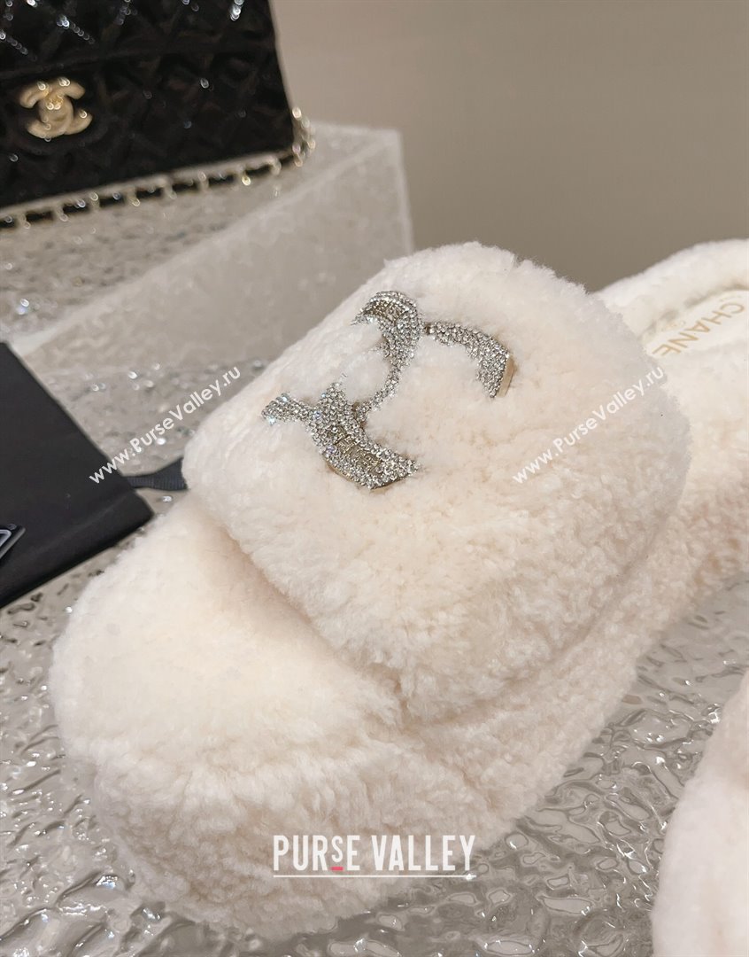 Chanel Shearling Wool Platform Slide Sandals with Crystal CC White 2023 CH091105 (MD-23091118)