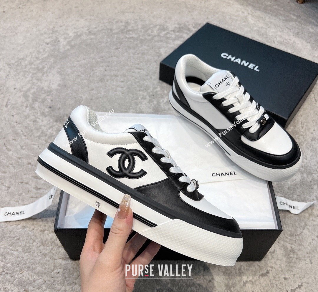 Chanel Calfskin CC Sneakers White/Black 2023 CH101110 (SS-231011055)