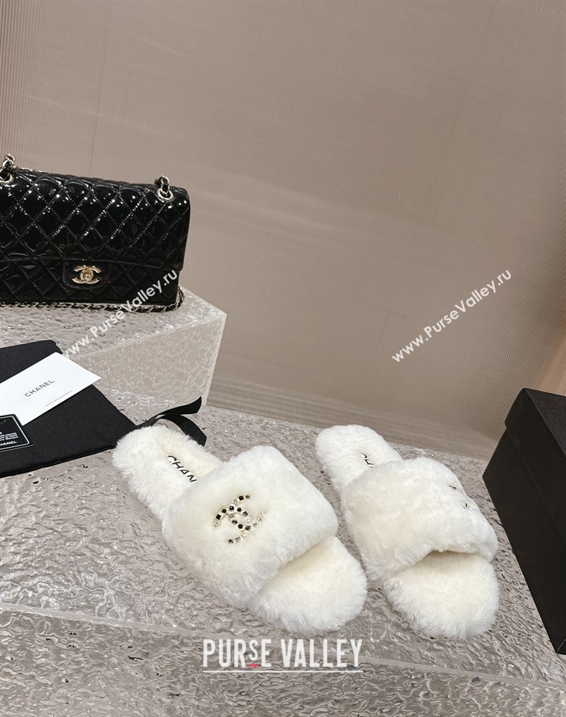 Chanel Wool Flat Slide Sandals with Crystal CC White 2023 CH110305 (MD-231103024)