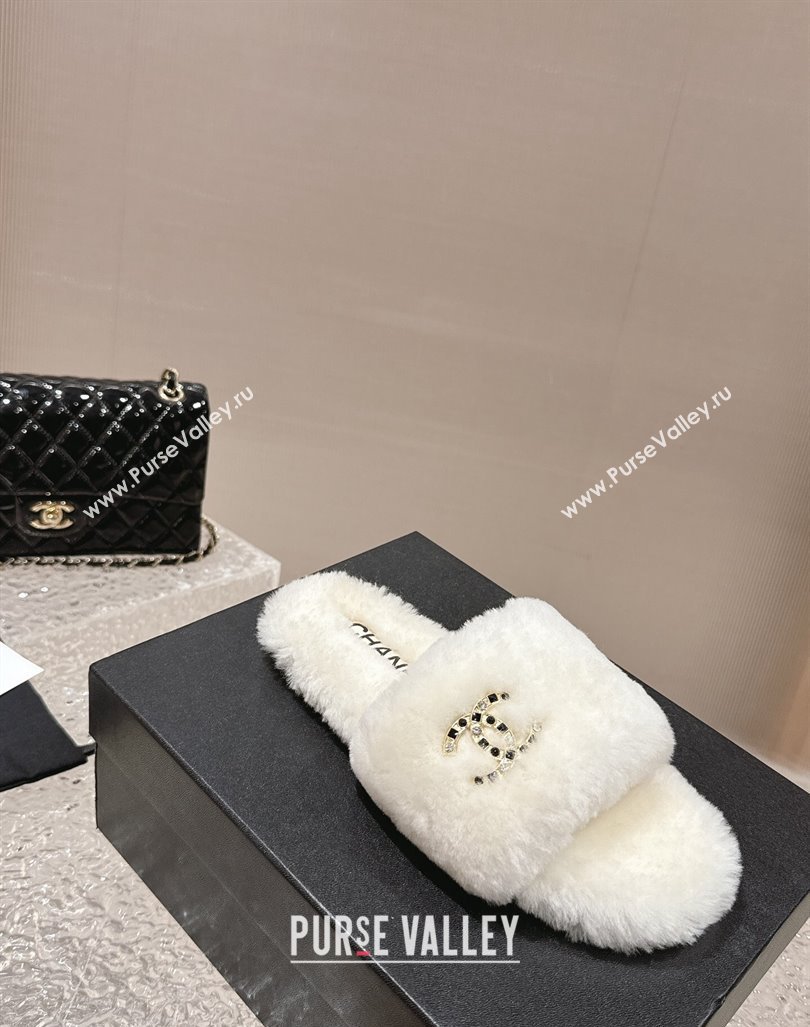 Chanel Wool Flat Slide Sandals with Crystal CC White 2023 CH110305 (MD-231103024)