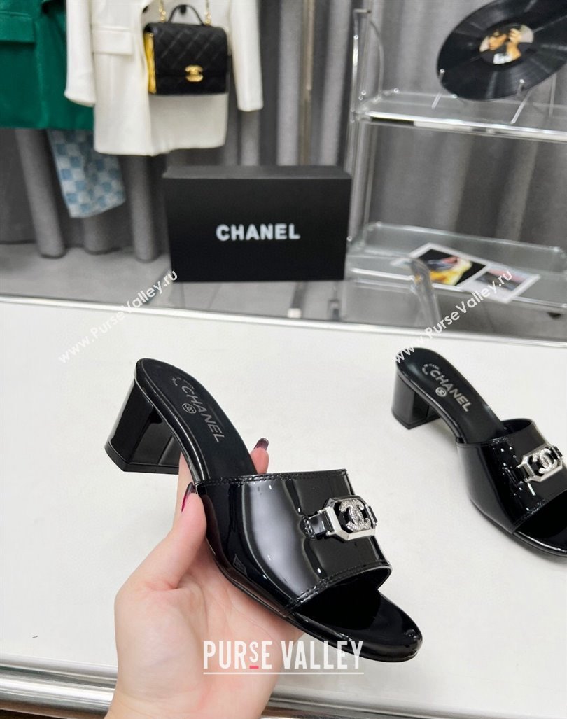 Chanel Glazed Leather Slide Sandals with Framed CC Black 2023 (GDX-231103003)