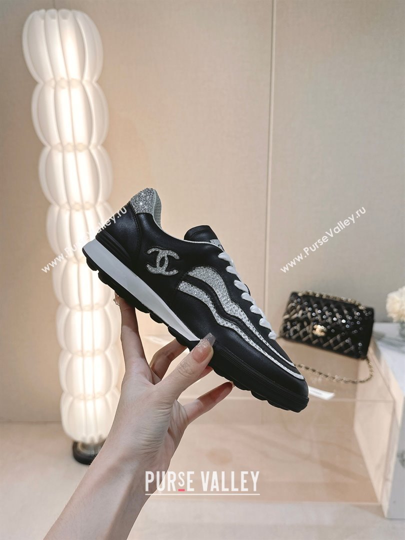 Chanel Calfskin Suede Low Top Sneakers with Crystals G45220 Black/White 2023 (MD-231107006)