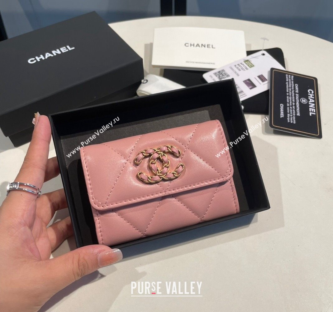 Chanel Shiny Lambskin 19 Flap Card Holder Light Pink 2023 AP1790 (yezi-231111047)