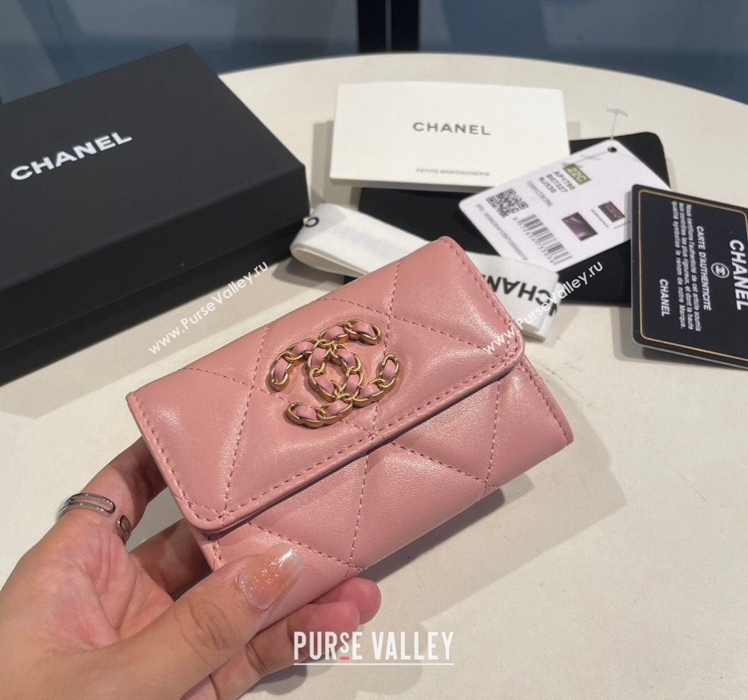 Chanel Shiny Lambskin 19 Flap Card Holder Light Pink 2023 AP1790 (yezi-231111047)