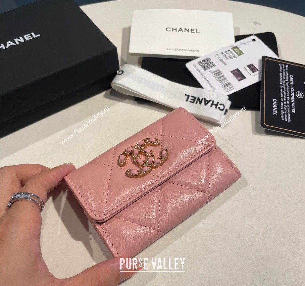 Chanel Shiny Lambskin 19 Flap Card Holder Light Pink 2023 AP1790 (yezi-231111047)