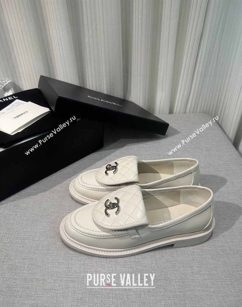 Chanel Lambskin Loafers with CC Foldover G45474 White/Silver 2023 (MD-231201076)