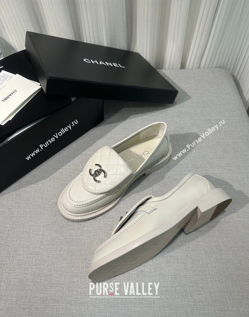 Chanel Lambskin Loafers with CC Foldover G45474 White/Silver 2023 (MD-231201076)