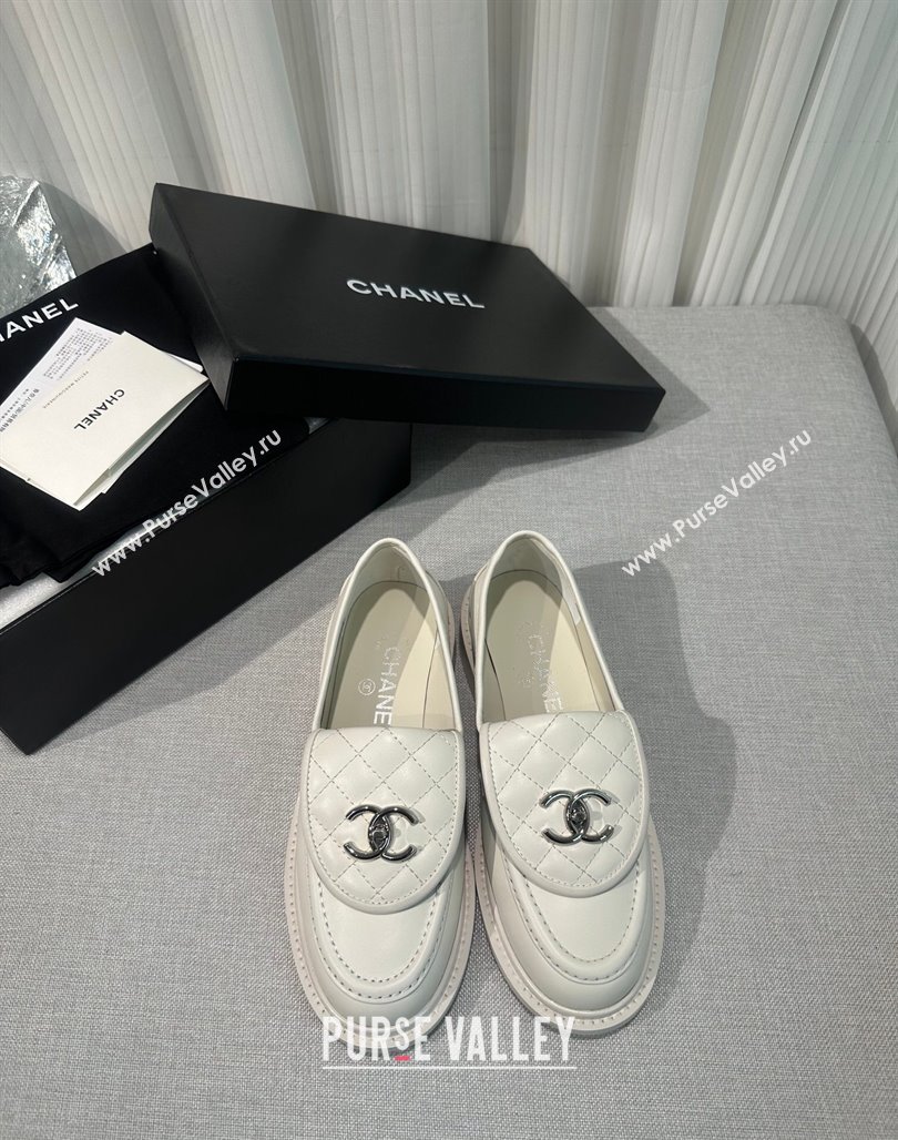 Chanel Lambskin Loafers with CC Foldover G45474 White/Silver 2023 (MD-231201076)