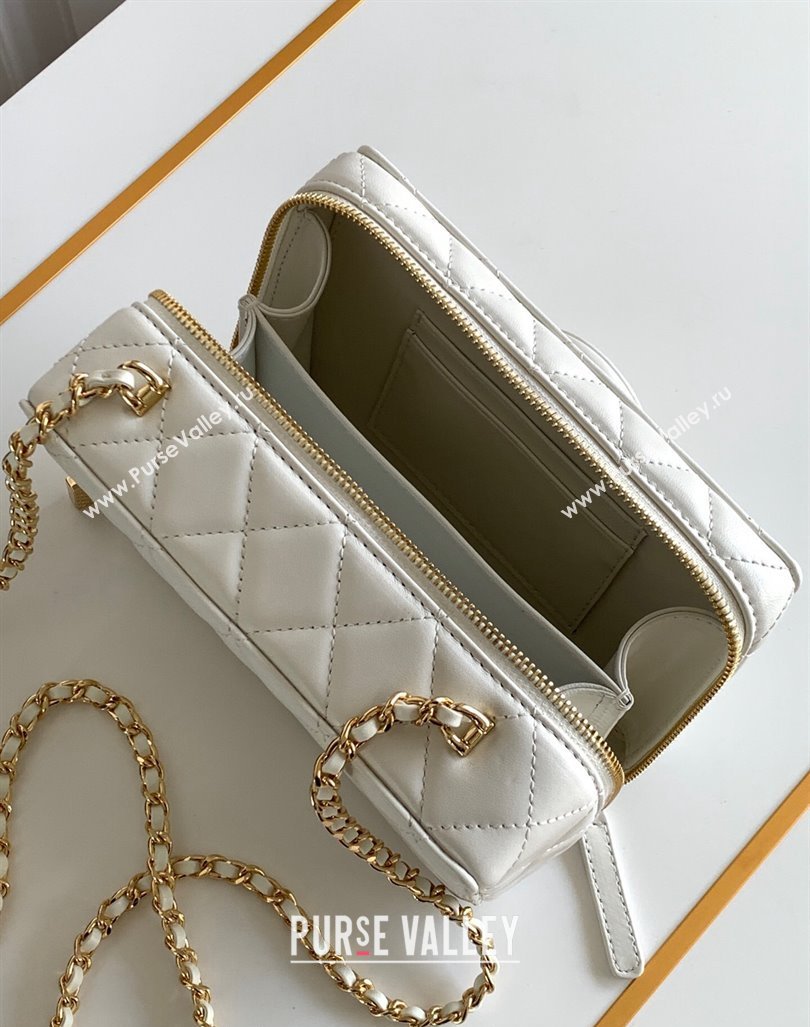 Chanel Quilted Calfskin Camera Bag White 2024 (yezi-240218017)