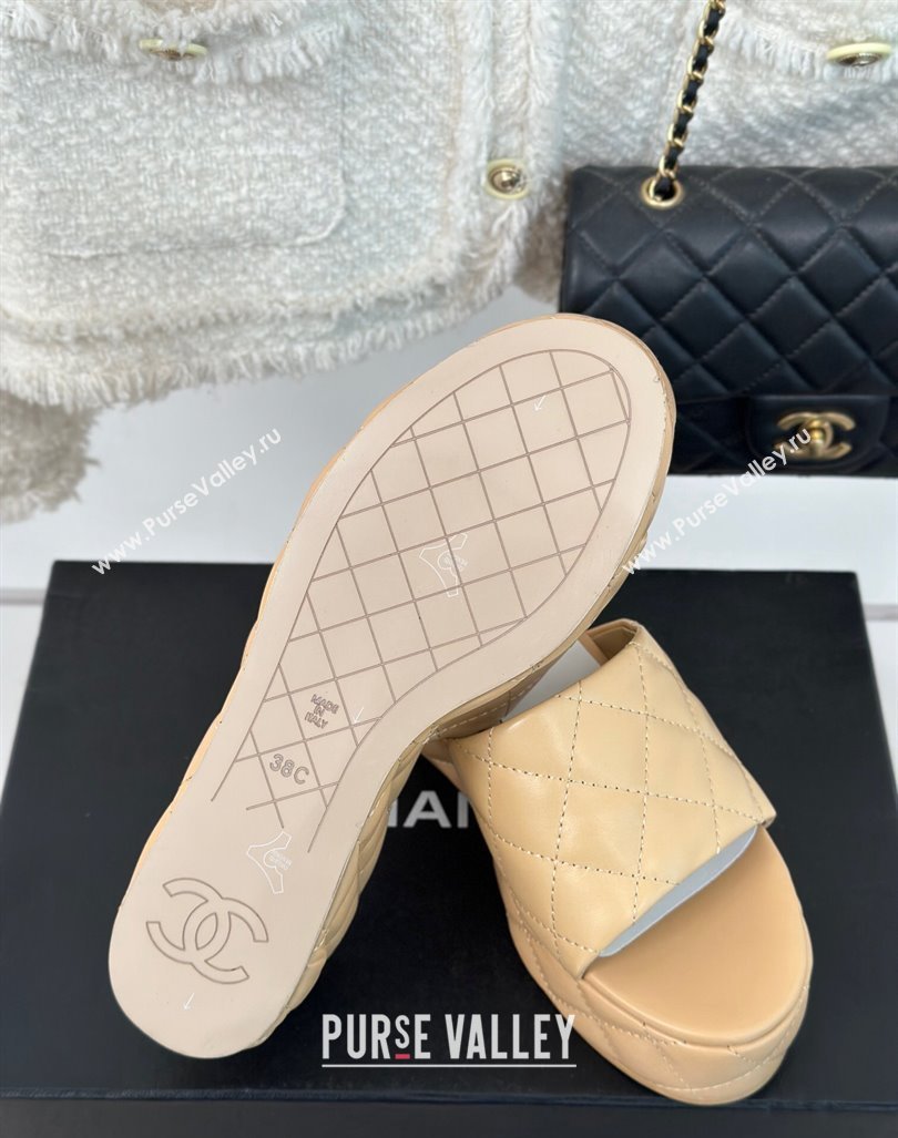 Chanel Quilted Lambskin Wedge Platform Slide Sandals 6.5cm Beige 2024 0224 (MD-240224032)