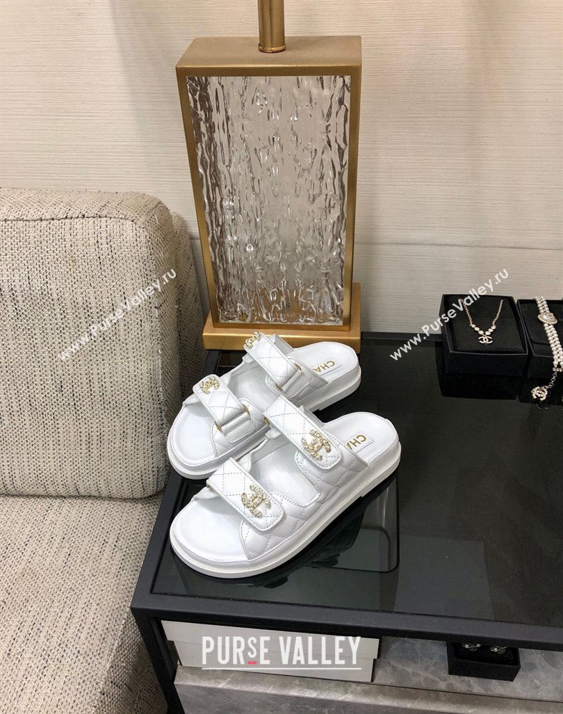 Chanel Quilted Lambskin Flat Strap Slide Sandals with Chain CC White 2024 0224 (MD-240224057)