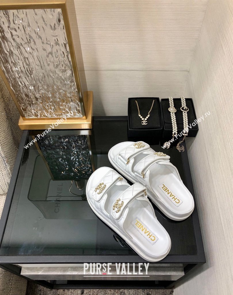 Chanel Quilted Lambskin Flat Strap Slide Sandals with Chain CC White 2024 0224 (MD-240224057)