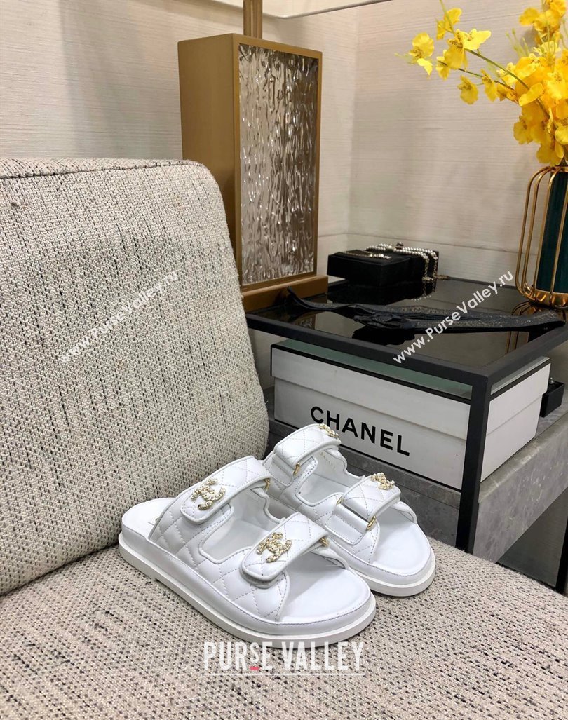 Chanel Quilted Lambskin Flat Strap Slide Sandals with Chain CC White 2024 0224 (MD-240224057)