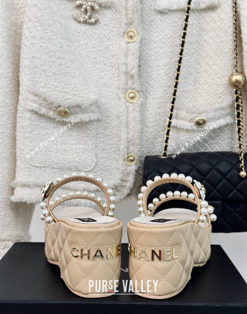 Chanel Quilted Lambskin and Pearls Wedge Platform Slide Sandals 7cm Beige 2024 0223 (MD-240223099)