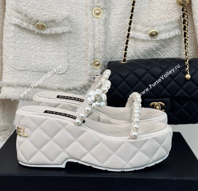 Chanel Quilted Lambskin and Pearls Wedge Platform Slide Sandals 7cm White 2024 0223 (MD-240223100)