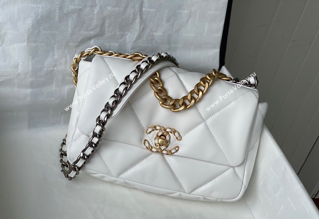 Chanel 19 Shiny Lambskin Small Flap Bag AS1160 White 2024 (sm-240311057)