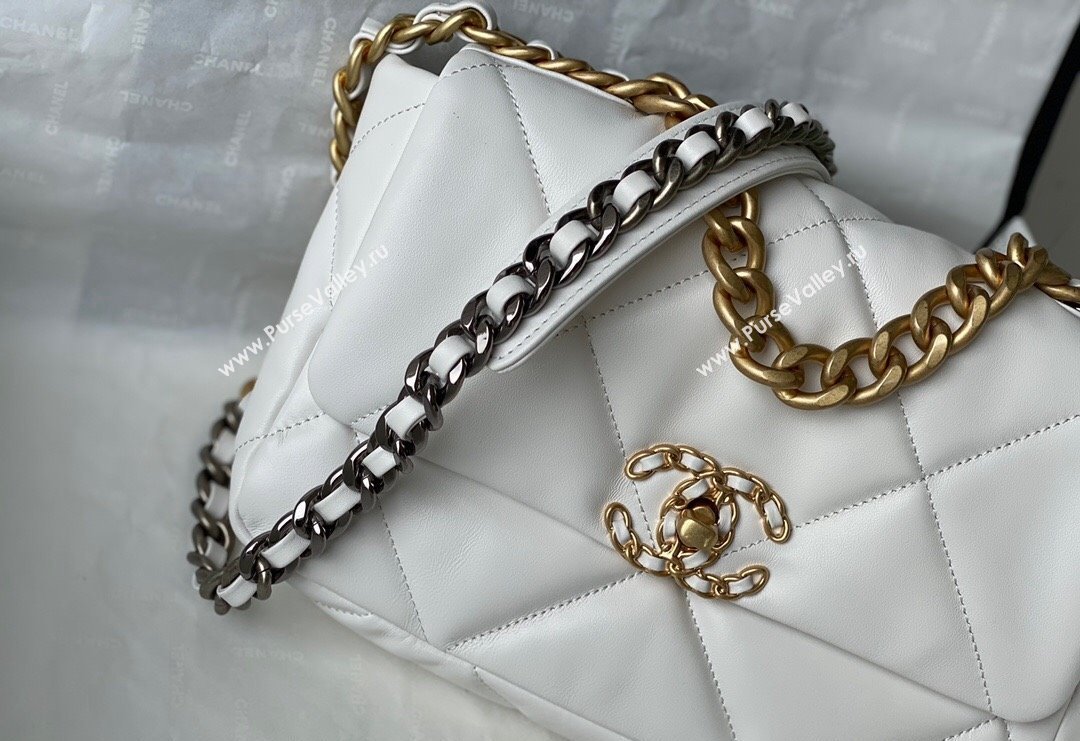 Chanel 19 Shiny Lambskin Small Flap Bag AS1160 White 2024 (sm-240311057)