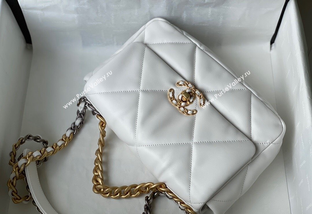 Chanel 19 Shiny Lambskin Small Flap Bag AS1160 White 2024 (sm-240311057)