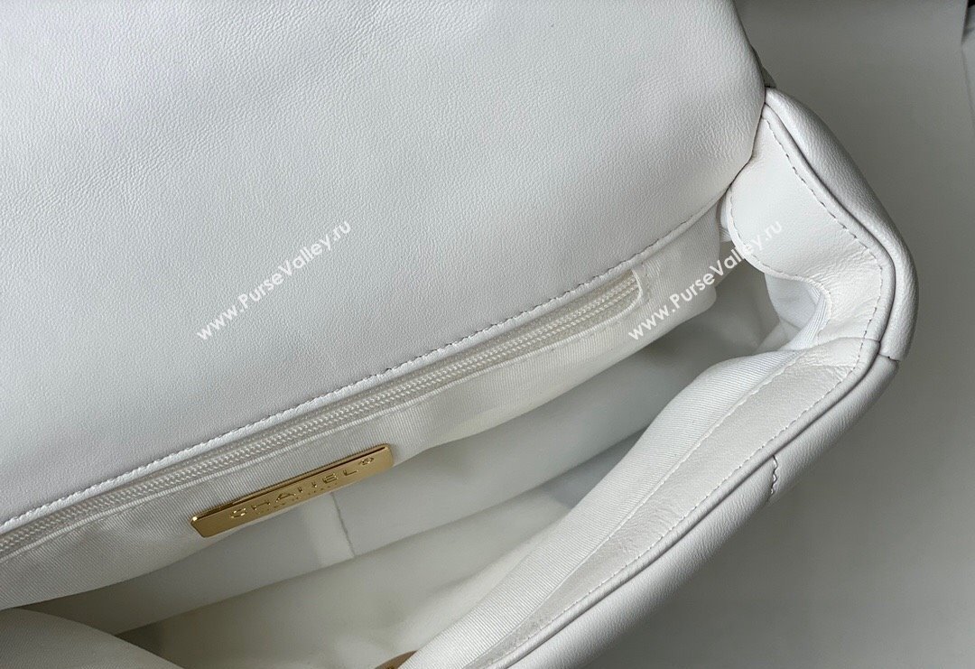 Chanel 19 Shiny Lambskin Small Flap Bag AS1160 White 2024 (sm-240311057)