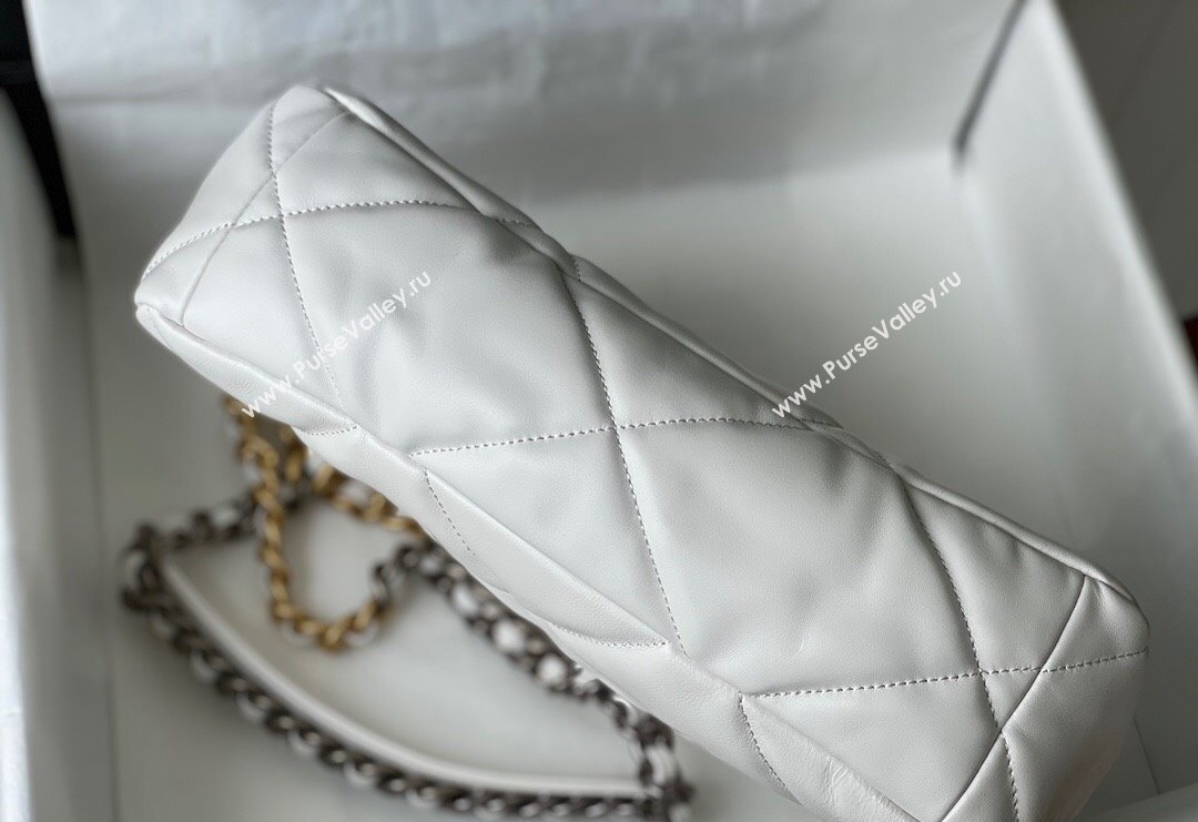 Chanel 19 Shiny Lambskin Large Flap Bag AS1161 White 2024 (sm-240311058)