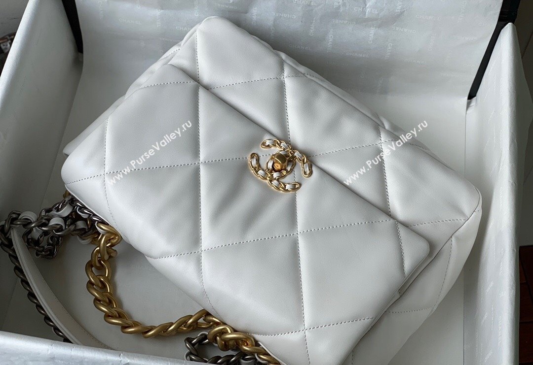 Chanel 19 Shiny Lambskin Large Flap Bag AS1161 White 2024 (sm-240311058)