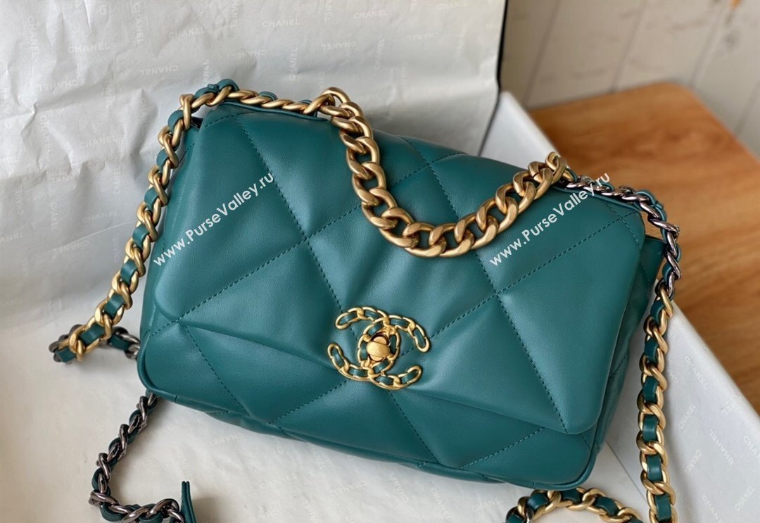 Chanel 19 Shiny Lambskin Small Flap Bag AS1160 Green/Gold 2024 (sm-240311059)