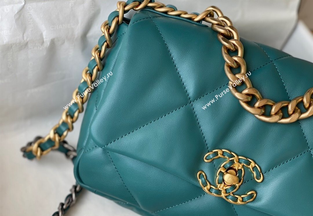 Chanel 19 Shiny Lambskin Small Flap Bag AS1160 Green/Gold 2024 (sm-240311059)