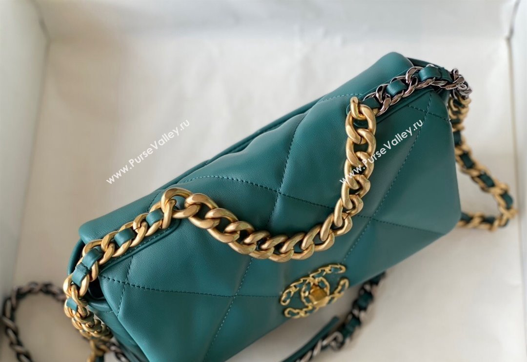 Chanel 19 Shiny Lambskin Small Flap Bag AS1160 Green/Gold 2024 (sm-240311059)