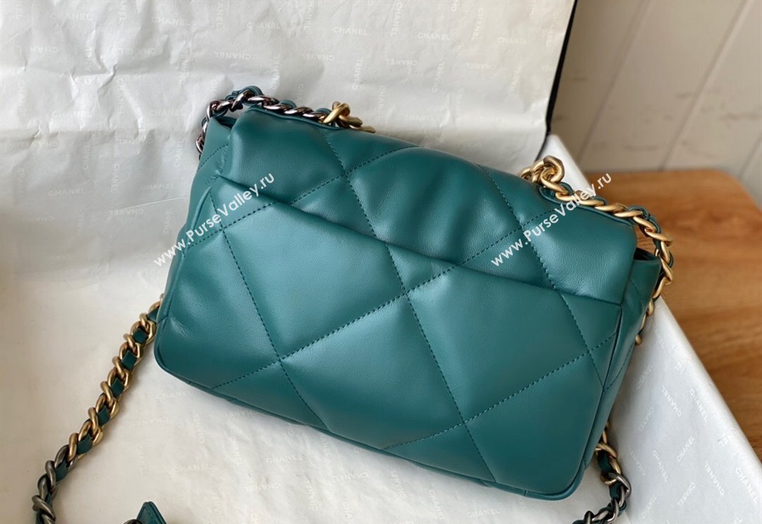Chanel 19 Shiny Lambskin Small Flap Bag AS1160 Green/Gold 2024 (sm-240311059)