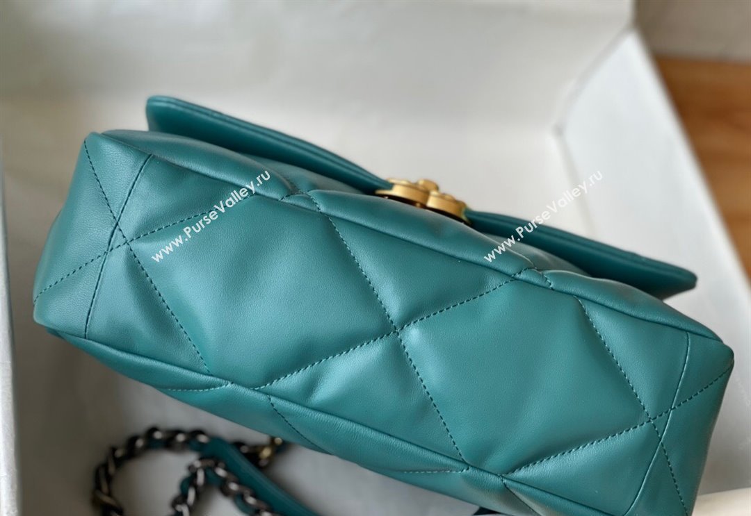 Chanel 19 Shiny Lambskin Large Flap Bag AS1161 Green/Gold 2024 (sm-240311060)