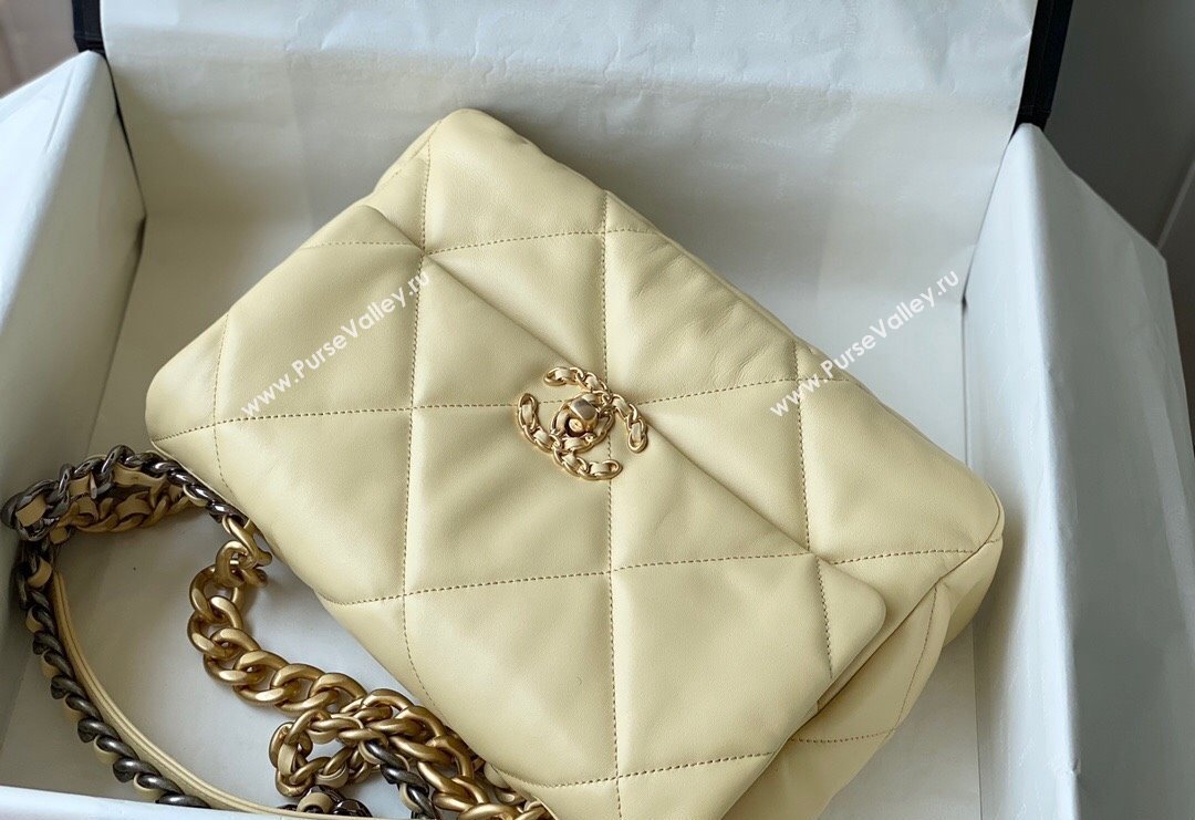 Chanel 19 Shiny Lambskin Large Flap Bag AS1161 Light Yellow 2024 (sm-240311064)