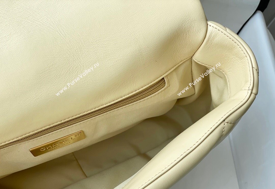 Chanel 19 Shiny Lambskin Large Flap Bag AS1161 Light Yellow 2024 (sm-240311064)