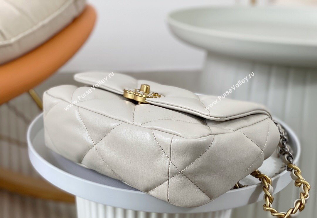 Chanel 19 Shiny Lambskin Small Flap Bag AS1160 White 2024 (sm-240311067)