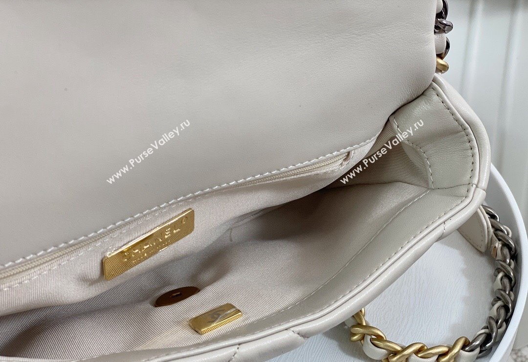 Chanel 19 Shiny Lambskin Small Flap Bag AS1160 White 2024 (sm-240311067)