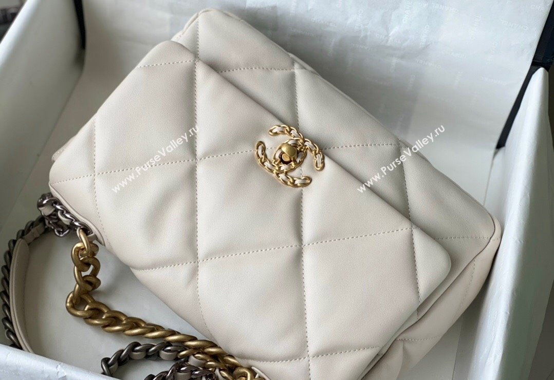 Chanel 19 Shiny Lambskin Large Flap Bag AS1161 White 2024 (sm-240311068)