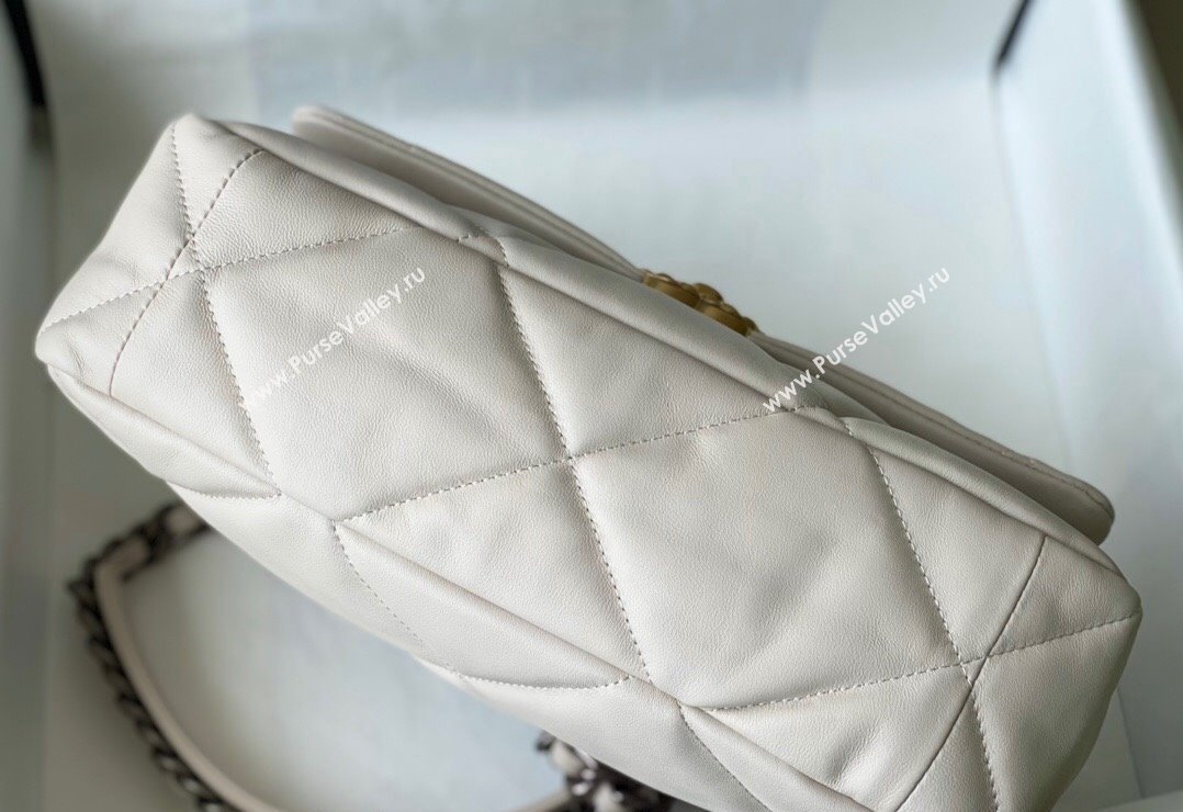 Chanel 19 Shiny Lambskin Large Flap Bag AS1161 White 2024 (sm-240311068)