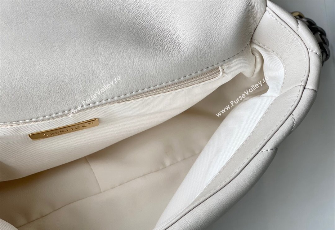 Chanel 19 Shiny Lambskin Large Flap Bag AS1161 White 2024 (sm-240311068)