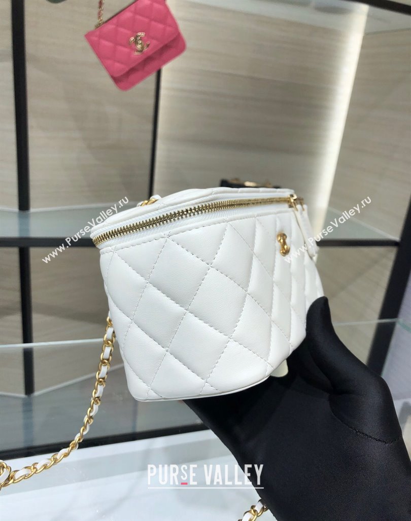 Chanel Lambskin Clutch with Chain and Gold-Tone Ball AP2303 White 2024 (yezi-240311006)