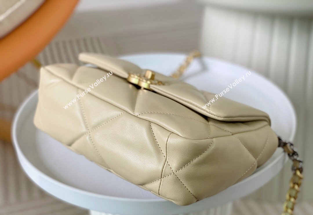 Chanel 19 Shiny Lambskin Small Flap Bag AS1160 Beige/Gold 2024 (sm-240311080)