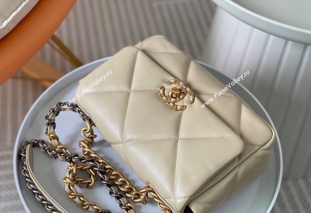 Chanel 19 Shiny Lambskin Small Flap Bag AS1160 Beige/Gold 2024 (sm-240311080)