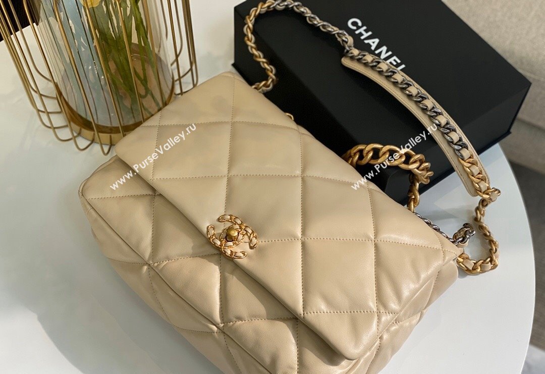 Chanel 19 Shiny Lambskin Maxi Flap Bag AS1162 Beige/Gold 2024 (sm-240311082)