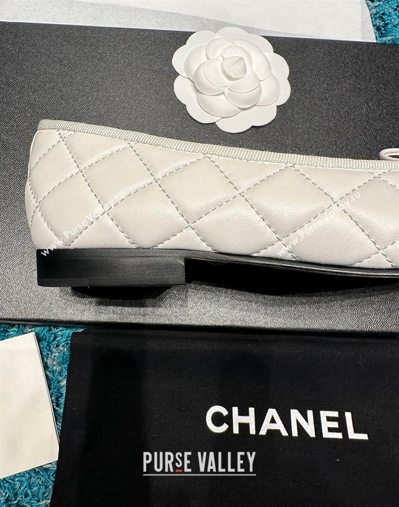 Chanel Classic Quilted Leather Ballet Flat White/Black 5 2024 0325 (SS-240325035)