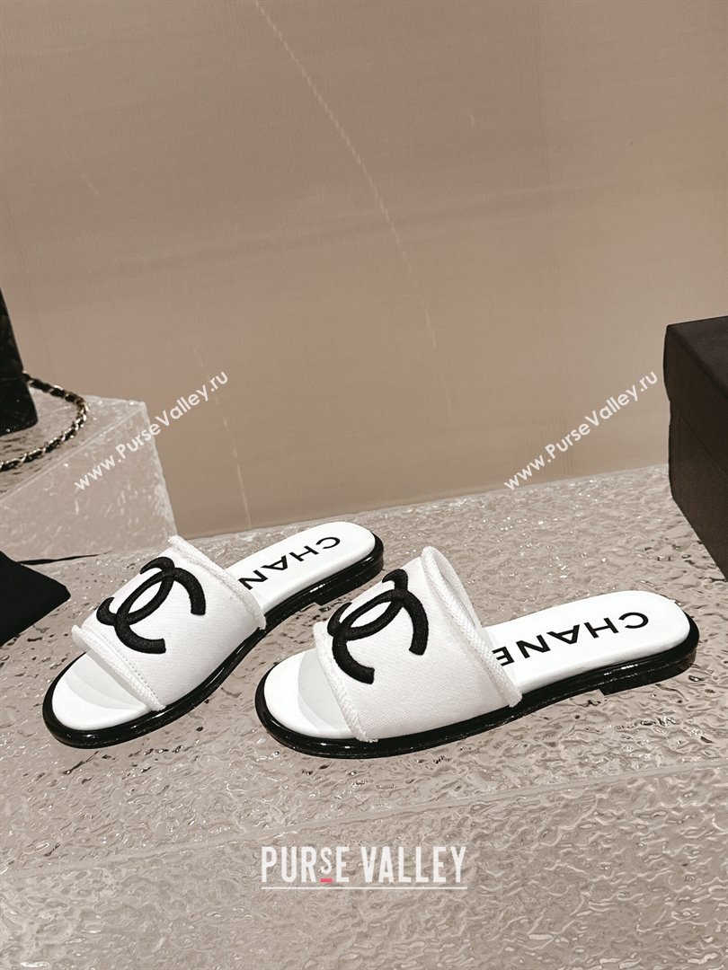 Chanel Knit Fabric Flat Slide Sandals with CC White/Black2 2024 0322 (MD-240322143)