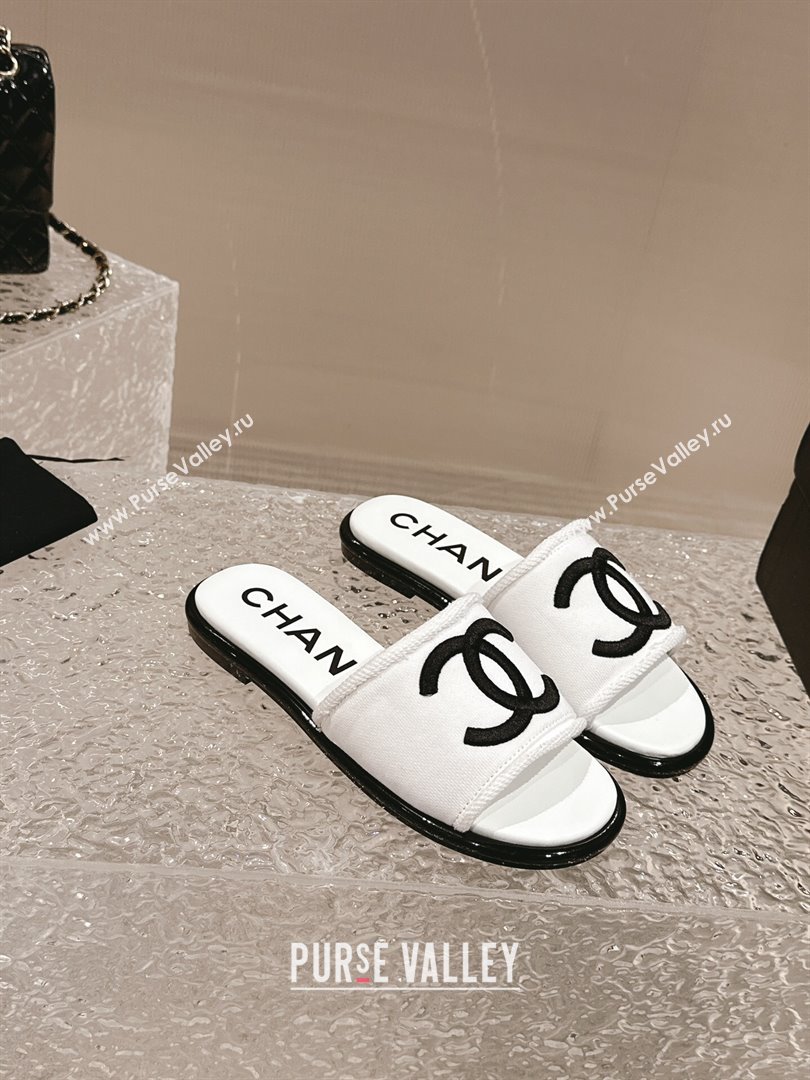 Chanel Knit Fabric Flat Slide Sandals with CC White/Black2 2024 0322 (MD-240322143)